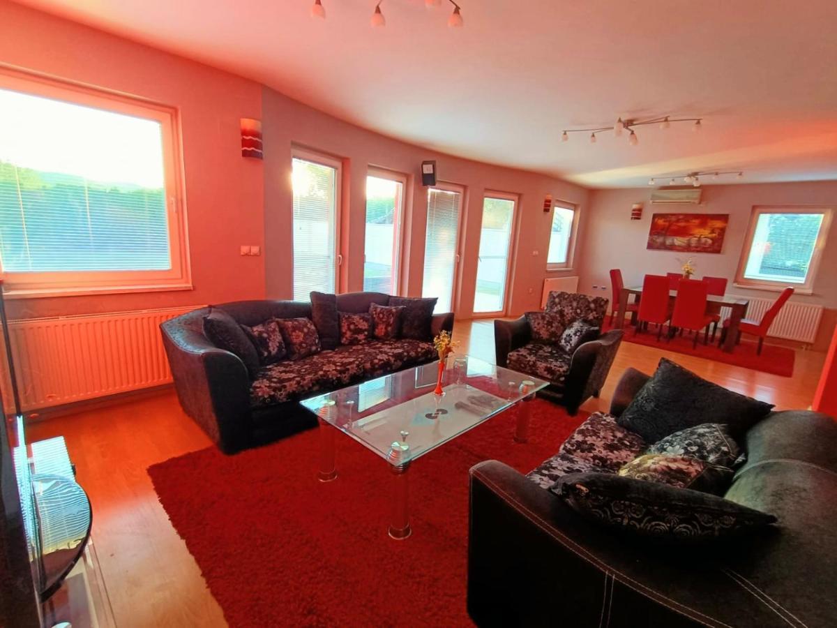 Villa 2 Etagen Mit Grossen Garten Modrica المظهر الخارجي الصورة