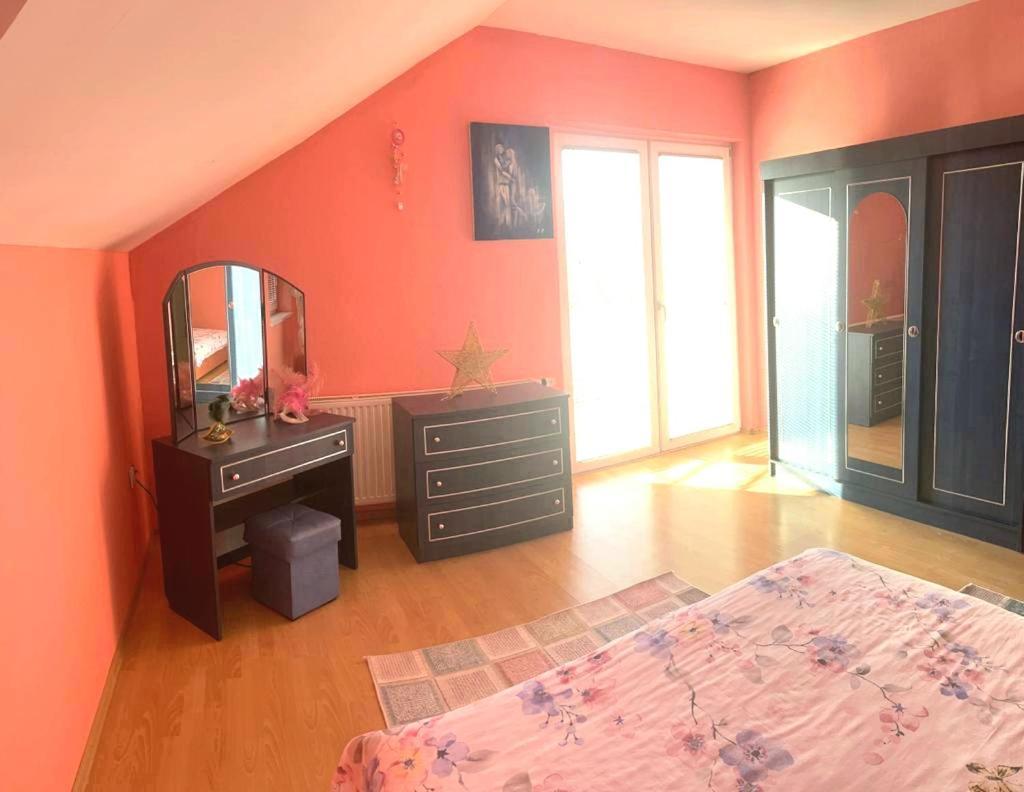 Villa 2 Etagen Mit Grossen Garten Modrica المظهر الخارجي الصورة