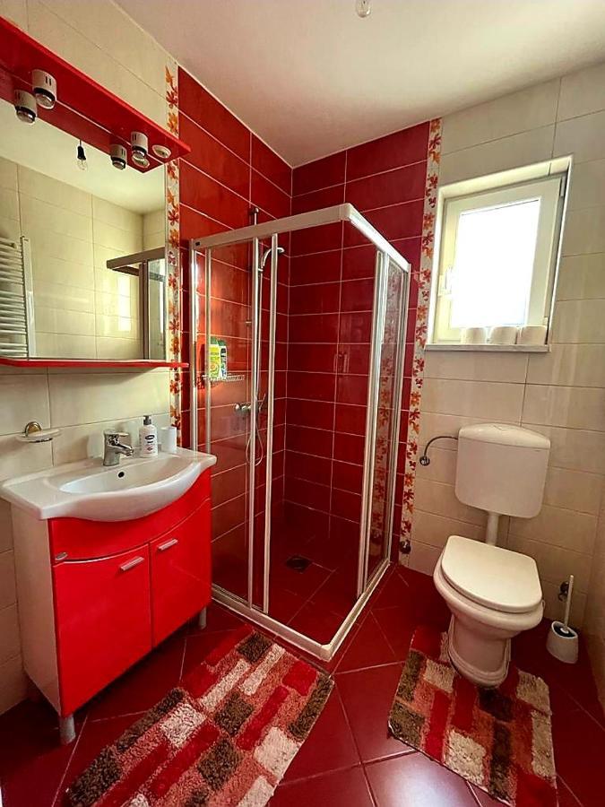 Villa 2 Etagen Mit Grossen Garten Modrica المظهر الخارجي الصورة